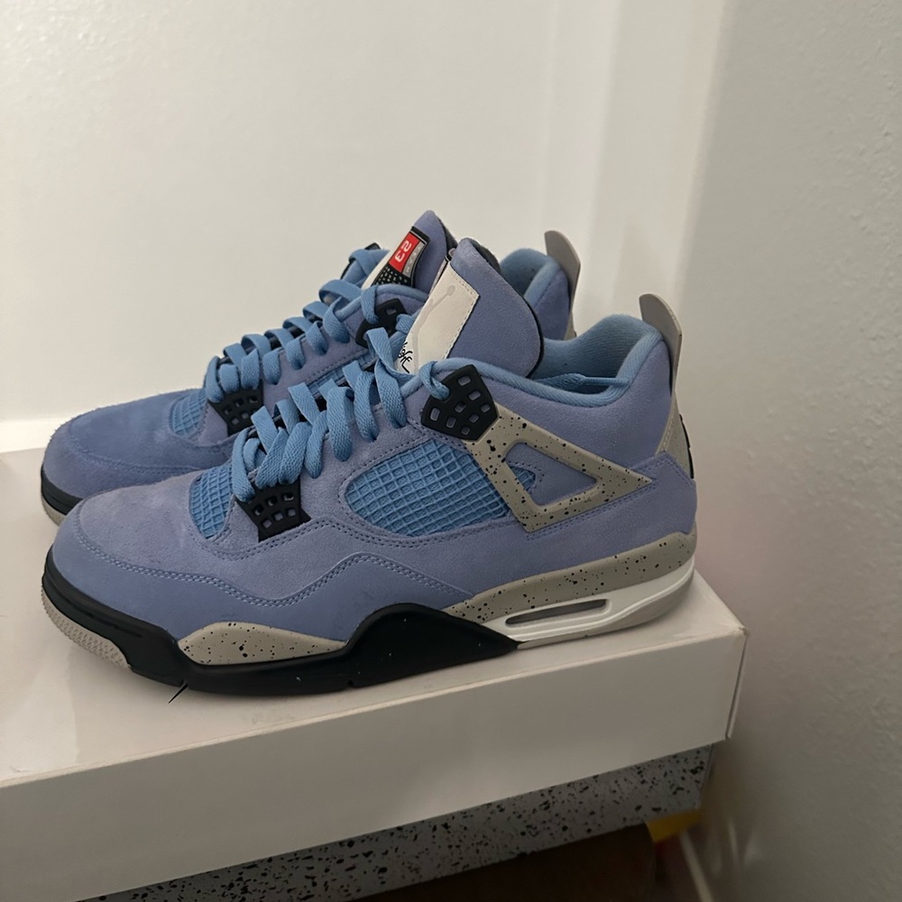 Jordan retro 4’s UNC